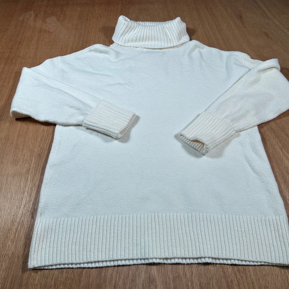 Old Navy Turtleneck Sweater Womens M Cream Ribbed Knit Casual Cozy Soft